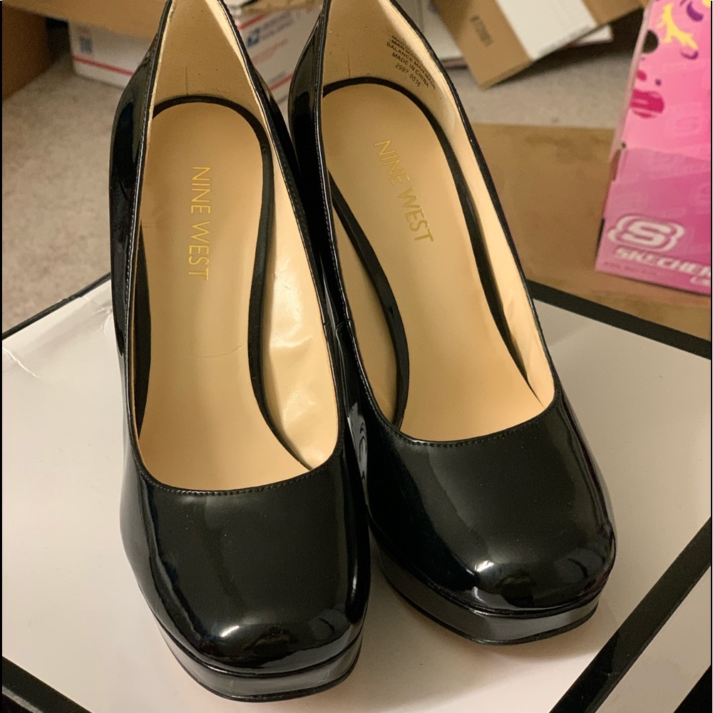 New Nine West square toe platform heel